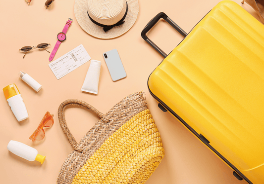 Skincare minimal in viaggio: 2 rituali indispensabili in valigia