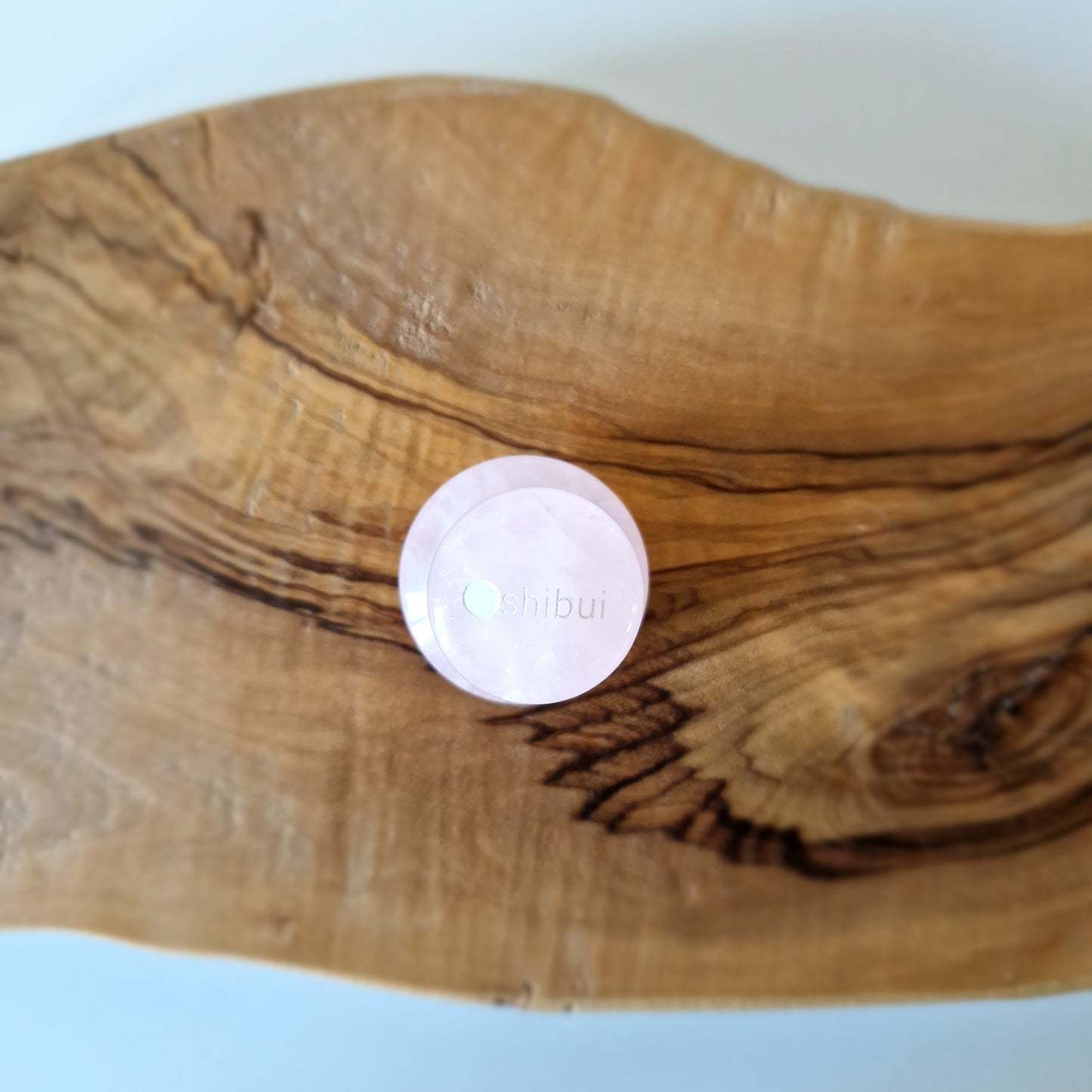 shibui gua sha a forma di fungo in quarzo rosa